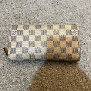 Louis Vuitton Zippy Wallet